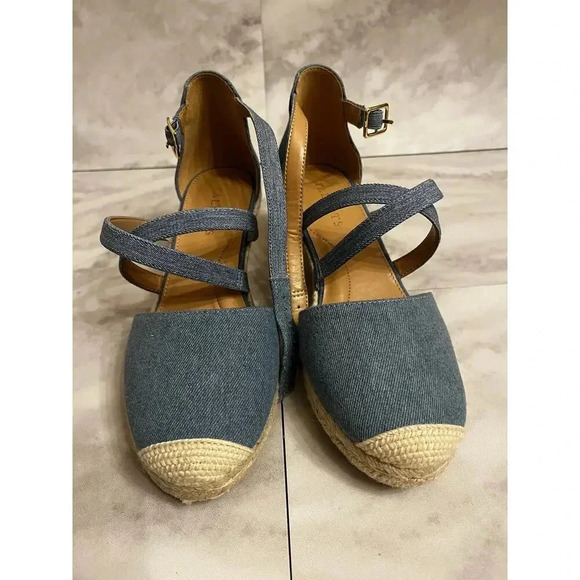 Talbots Lyndsay Strappy Eyelet Espadrilles Wedges Size 8 Sandals Light Denim - Picture 2 of 7